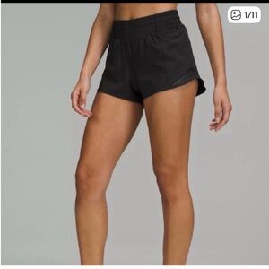 Lululemon Athletica Hotty Hot High-Rise Tall Shorts 4”.
